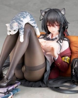 Оригінальна аніме фігурка «Azur Lane Taihou Sweet Time After School Ver. 1/7 Complete Figure»