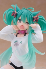 Оригинальная аниме фигурка «Hatsune Miku Desktop Cute Figure Nekomimi Cat Ear T-shirt Ver.»